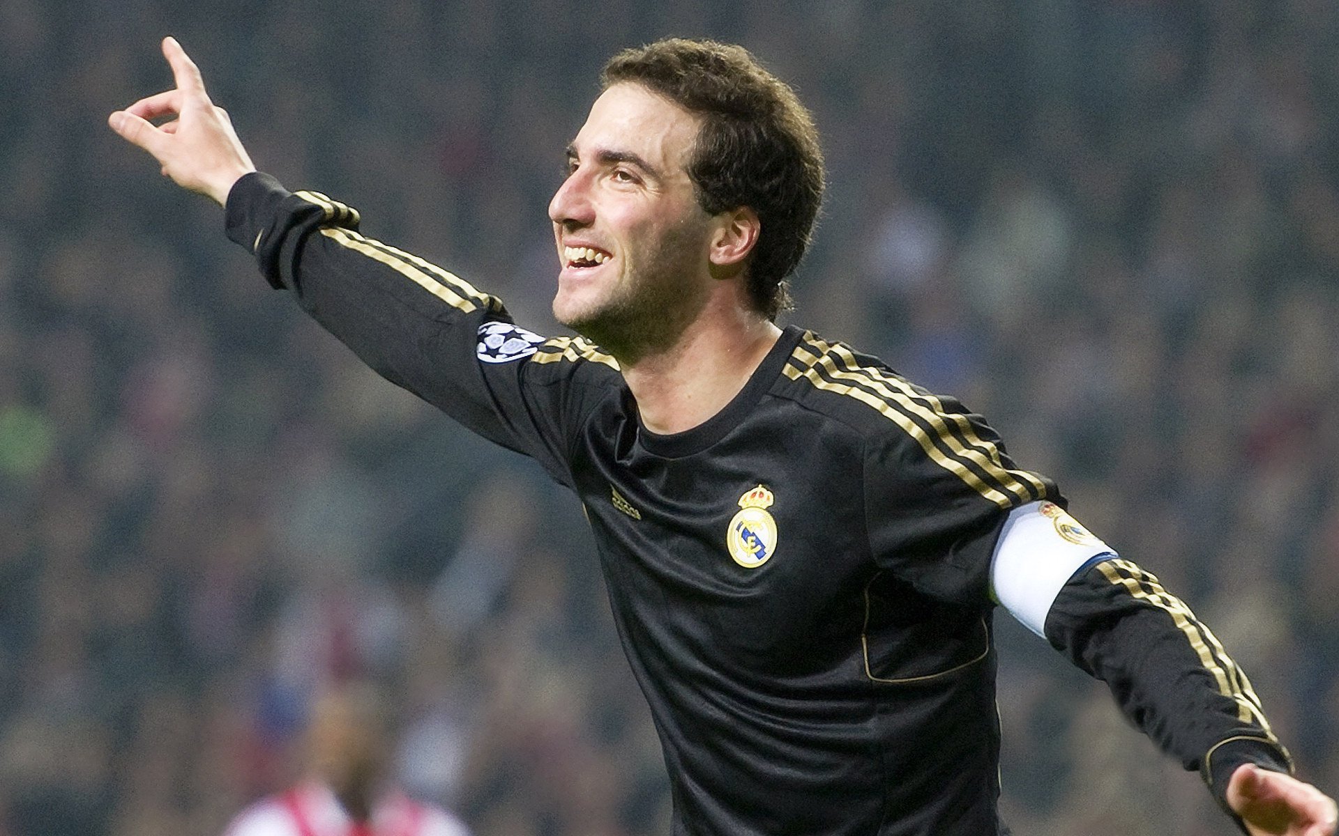 弗兰:他以稳定的防守和准确的传球为全黑队进攻提供保障,弗兰效力过哪些球队