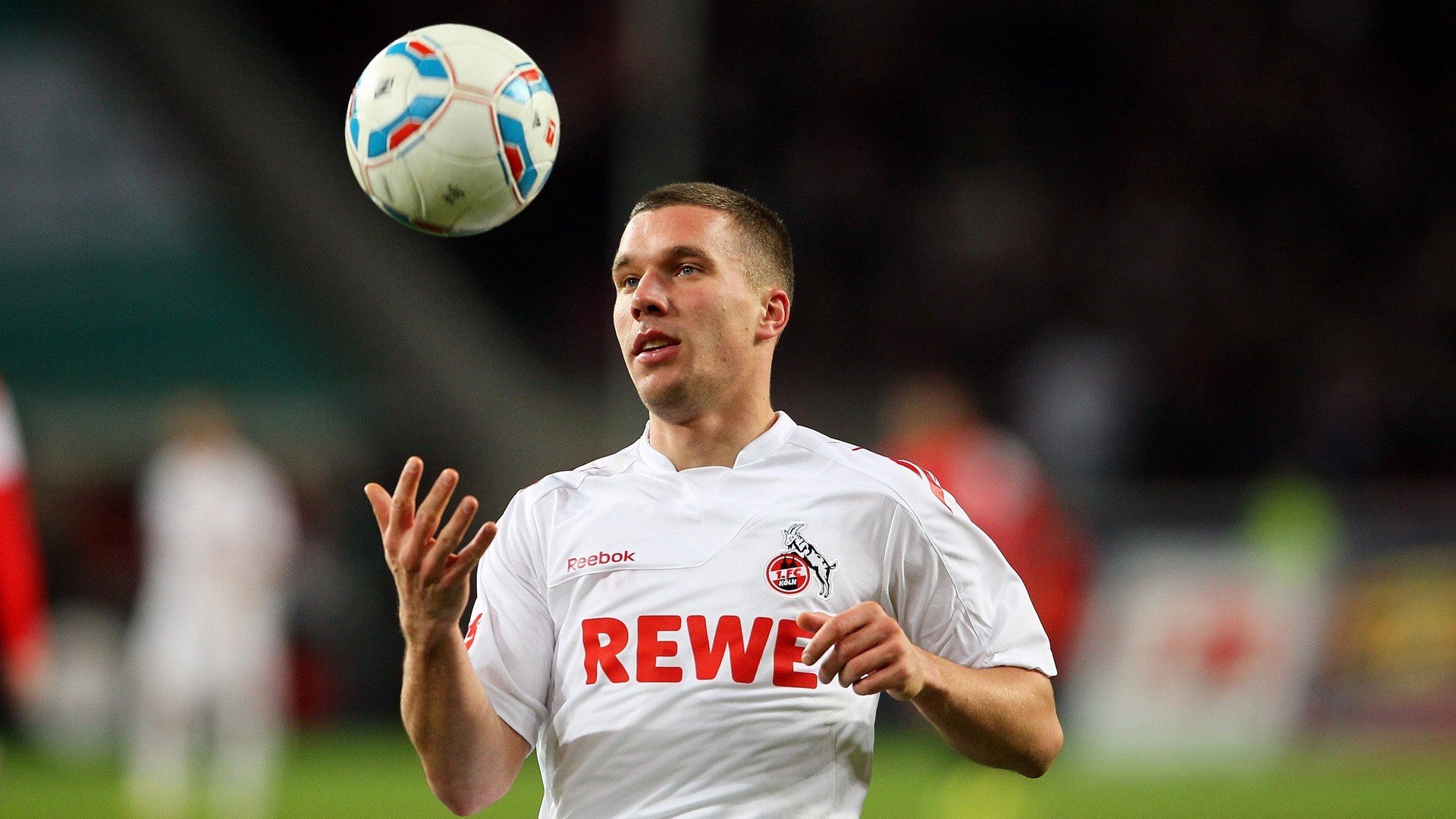 德甲攻势如潮：全场节奏快如闪电，德甲现场